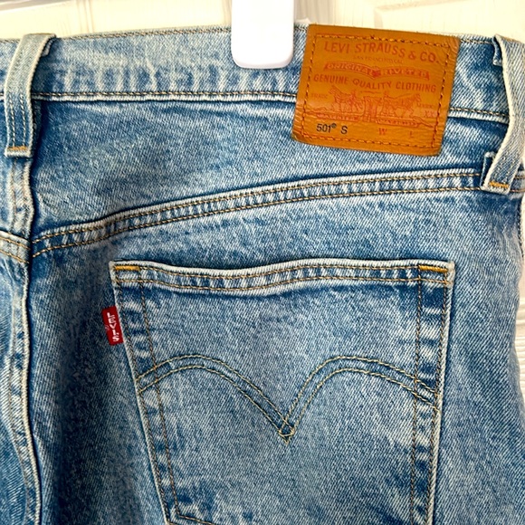 Levi’s Boot Cut - Picture 2 of 2